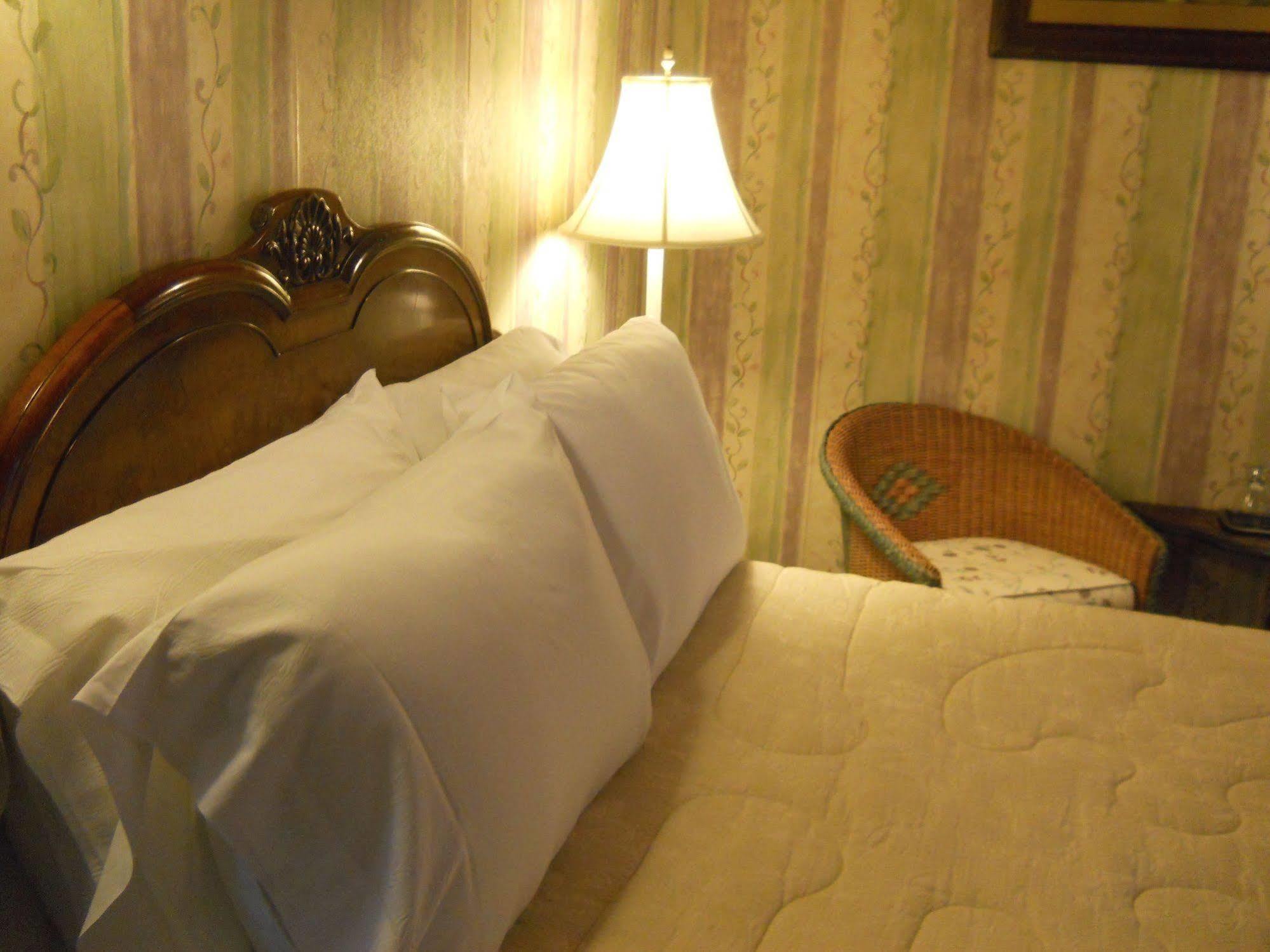 Centennial House Bed And Breakfast Northfield 외부 사진